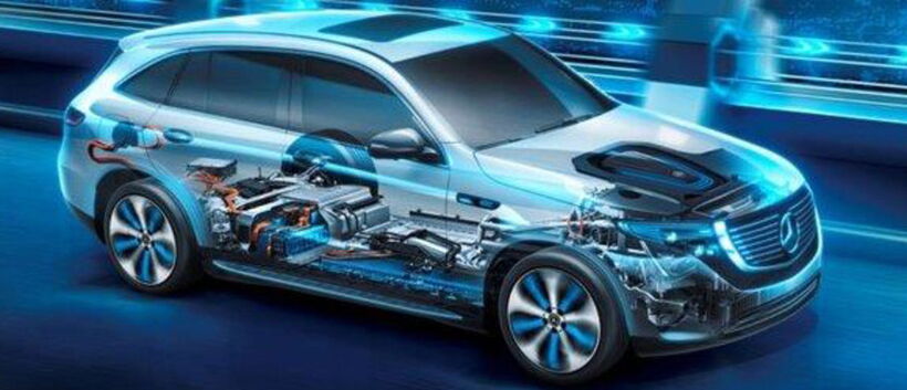 Elektro-Mercedes fährt mit Batterien aus Sachsen Foto Elektro-Mercedes fährt mit Batterien aus Sachsen