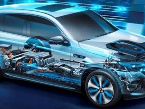 Foto Elektro-Mercedes fährt mit Batterien aus Sachsen